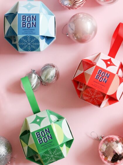 Trio d'ornements de sapin avec bonbons
