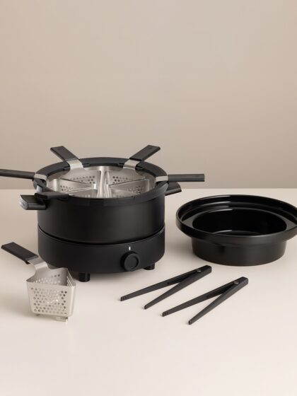 Ensemble à fondue électrique Évolution 3 en 1 avec 4 paniers individuels et caquelon en céramique, idée cadeau corporatif.