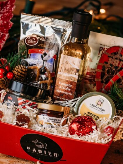 Panier – Réconfort des Fêtes : 7+ produits gourmands du Québec (érable, confiseries, café). Le cadeau corporatif idéal pour la reconnaissance des employés.